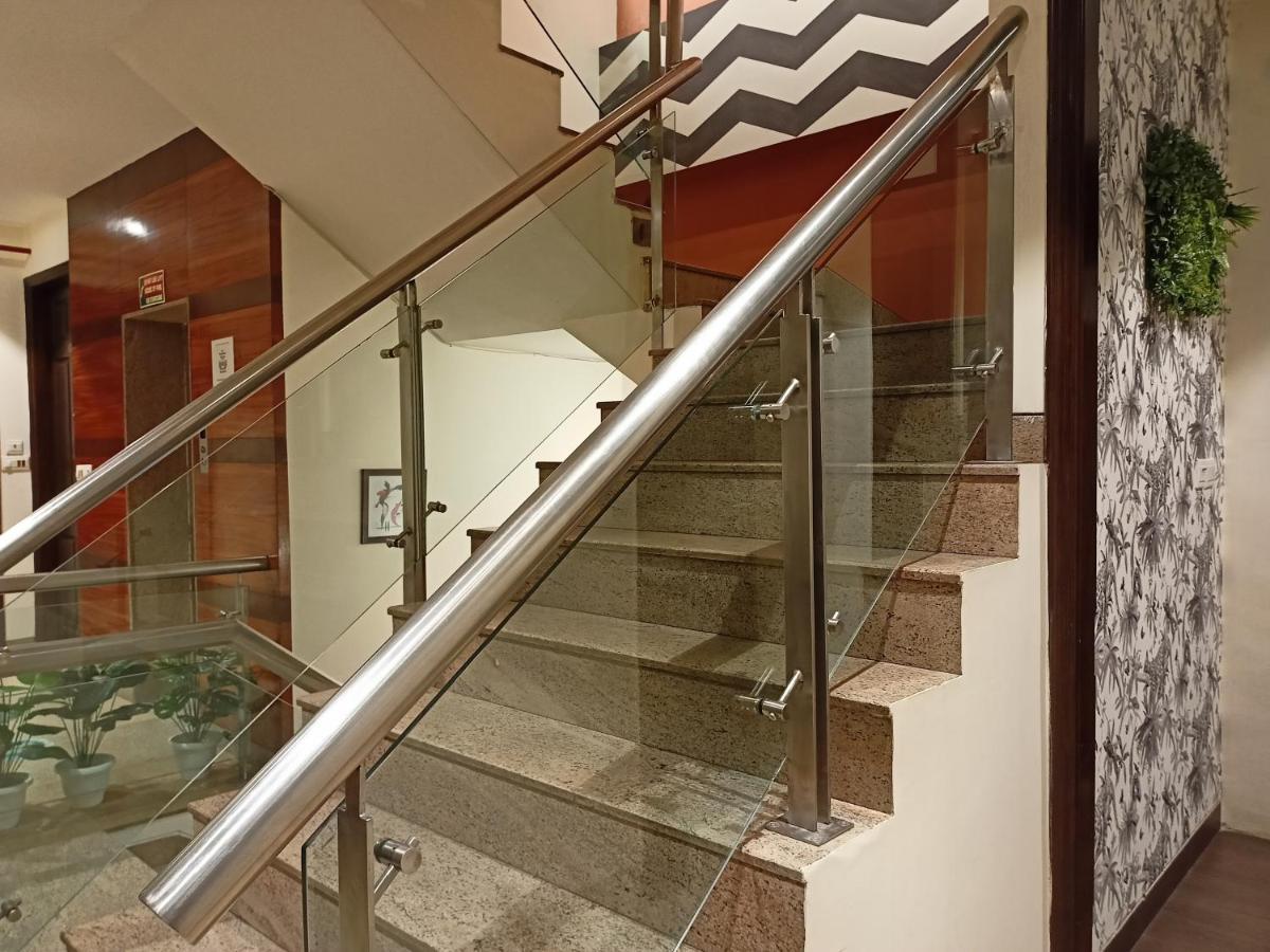 Cosy Grand, Chanakyapuri By The Cosy Hotels Nueva Delhi Exterior foto