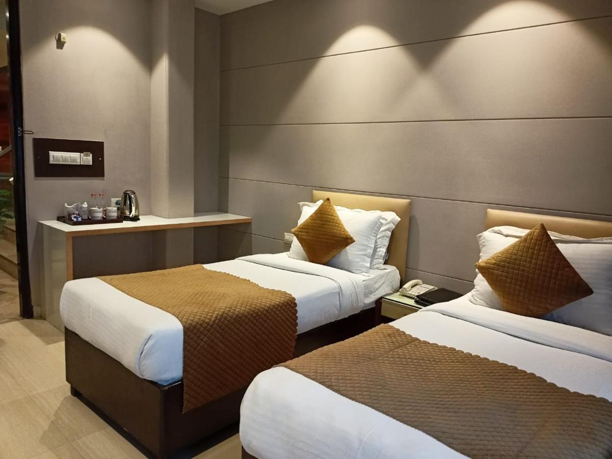 Cosy Grand, Chanakyapuri By The Cosy Hotels Nueva Delhi Exterior foto