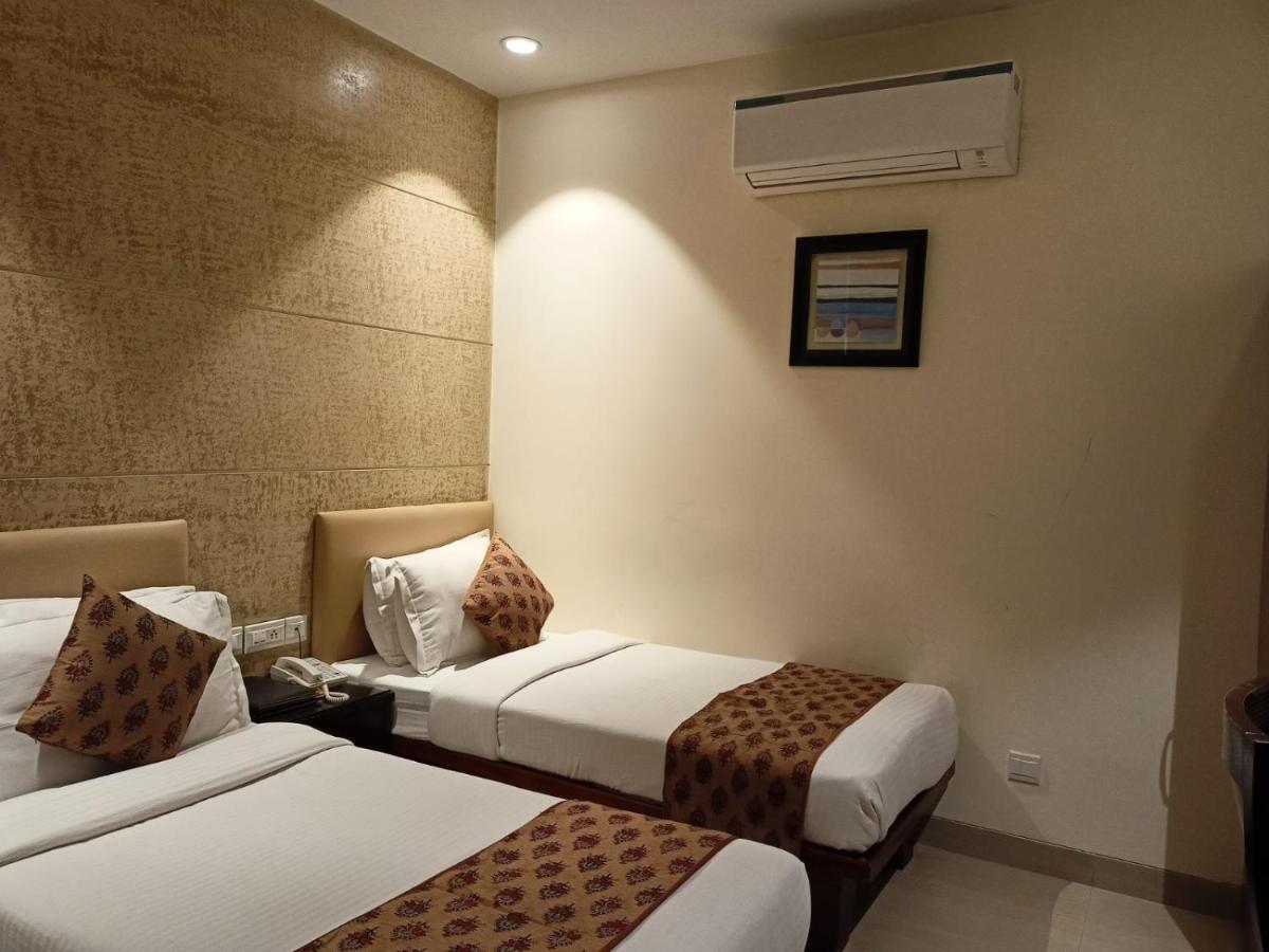 Cosy Grand, Chanakyapuri By The Cosy Hotels Nueva Delhi Exterior foto