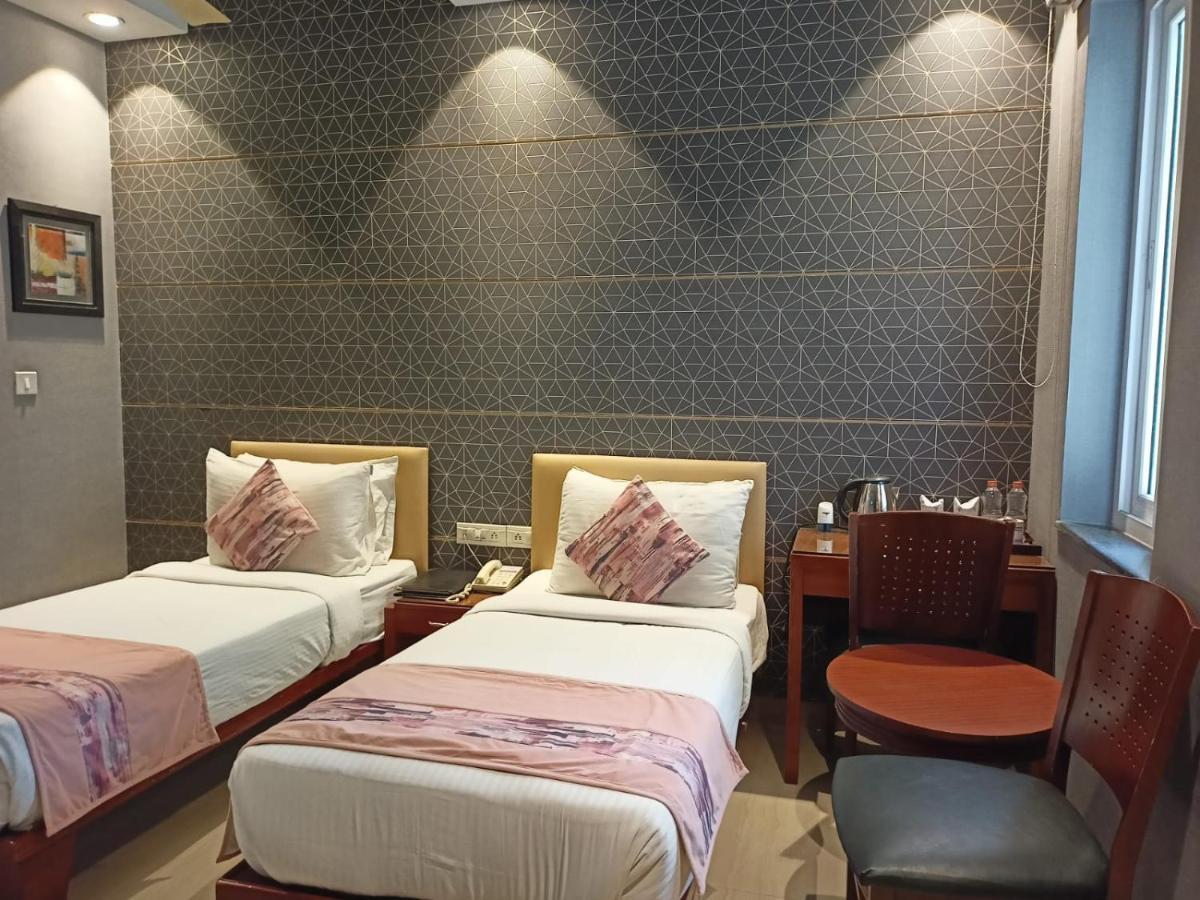 Cosy Grand, Chanakyapuri By The Cosy Hotels Nueva Delhi Exterior foto