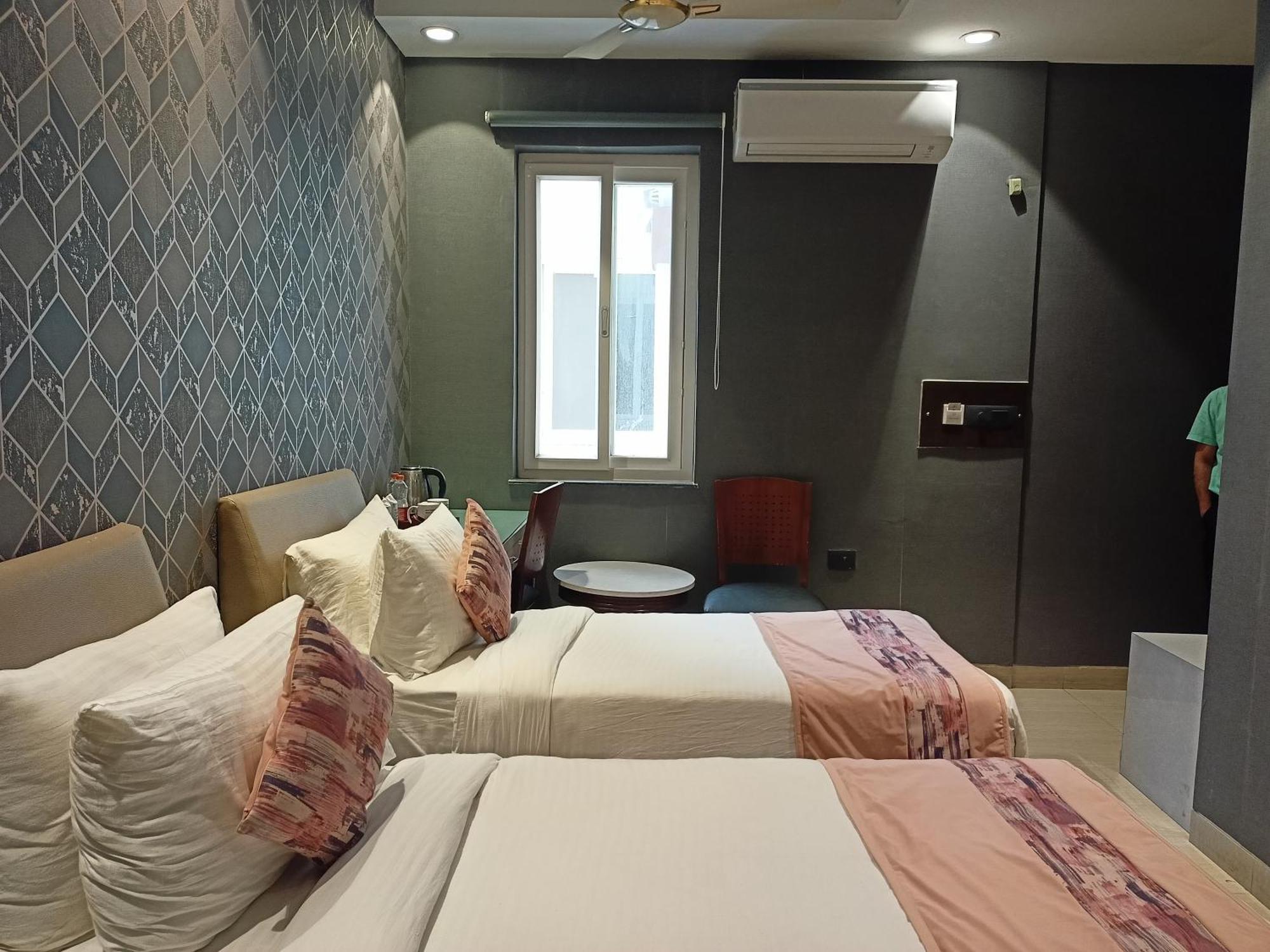 Cosy Grand, Chanakyapuri By The Cosy Hotels Nueva Delhi Exterior foto