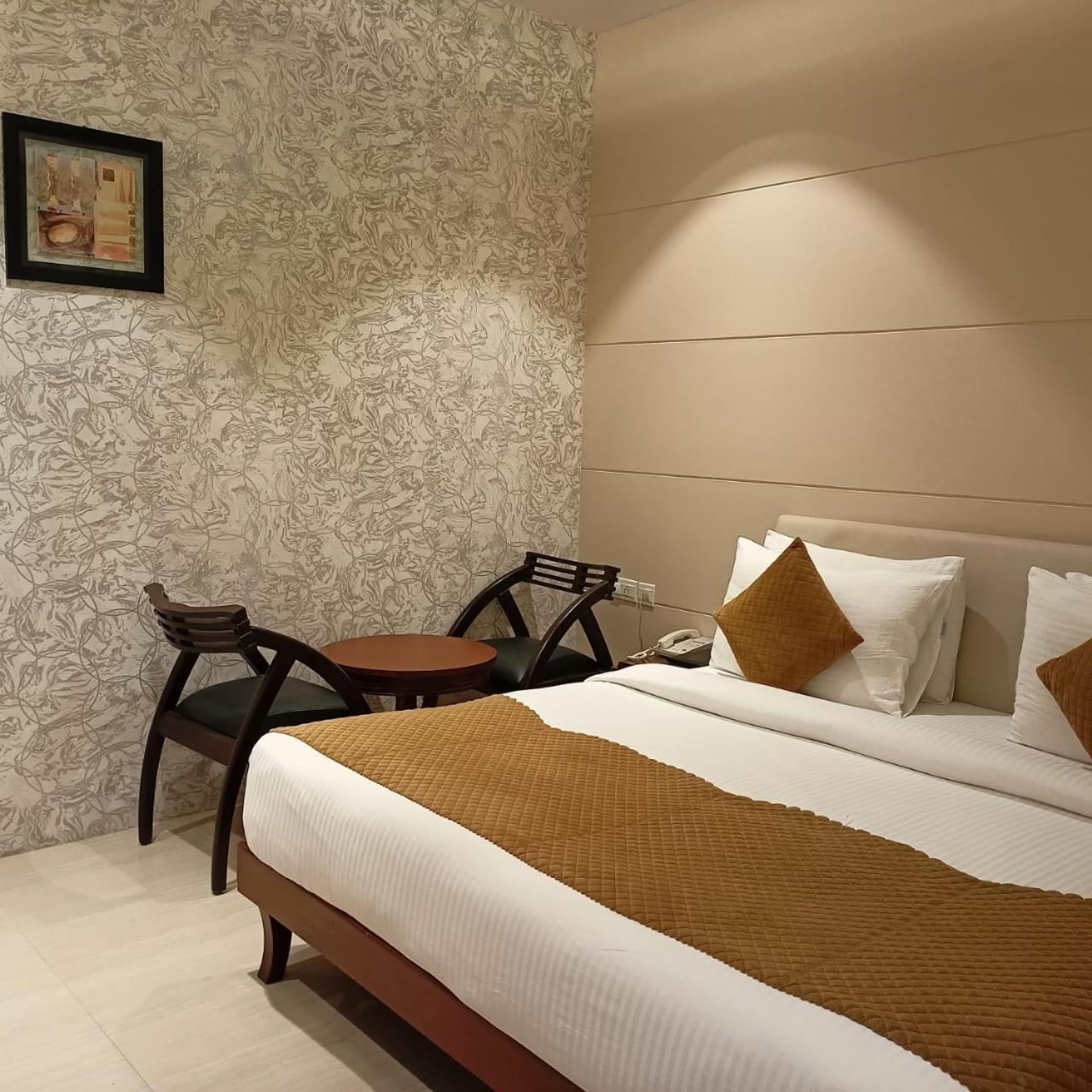 Cosy Grand, Chanakyapuri By The Cosy Hotels Nueva Delhi Exterior foto